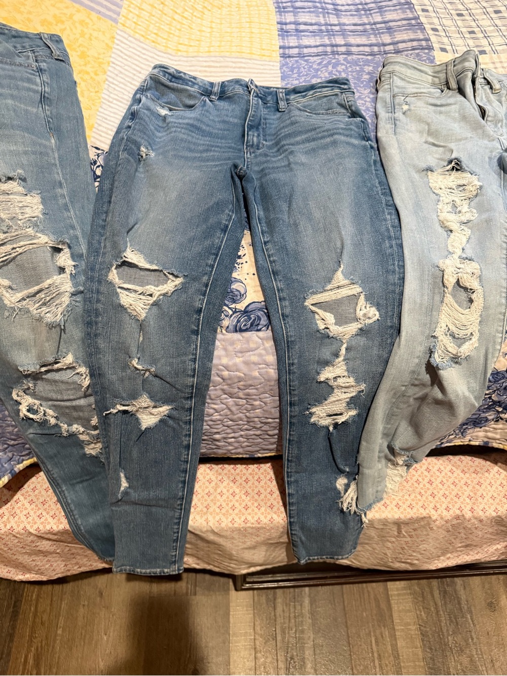 American Eagle Outfitters Distressed Blue Skinny Jeans